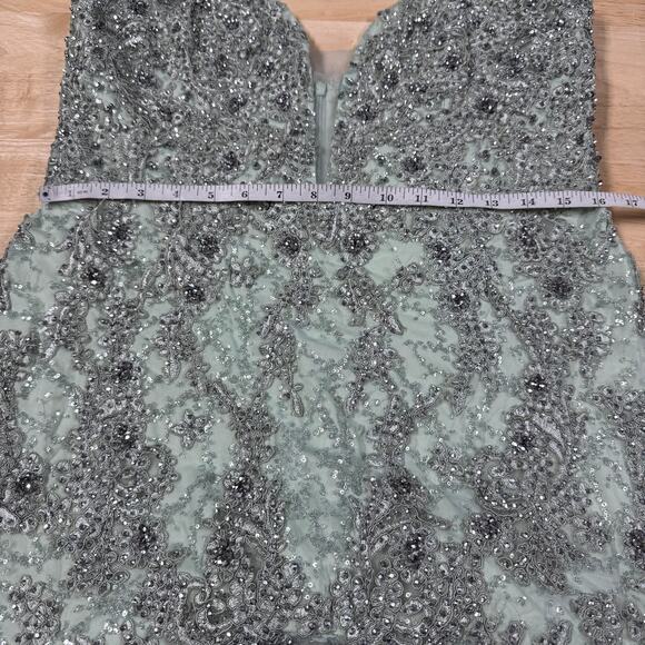 Mac Duggal NWT Green Embellished Sleeveless Plunge Neck Trumpet Gown Size 10 - Picture 8 of 12